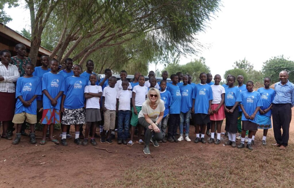 children in kenya - beverly with all the children